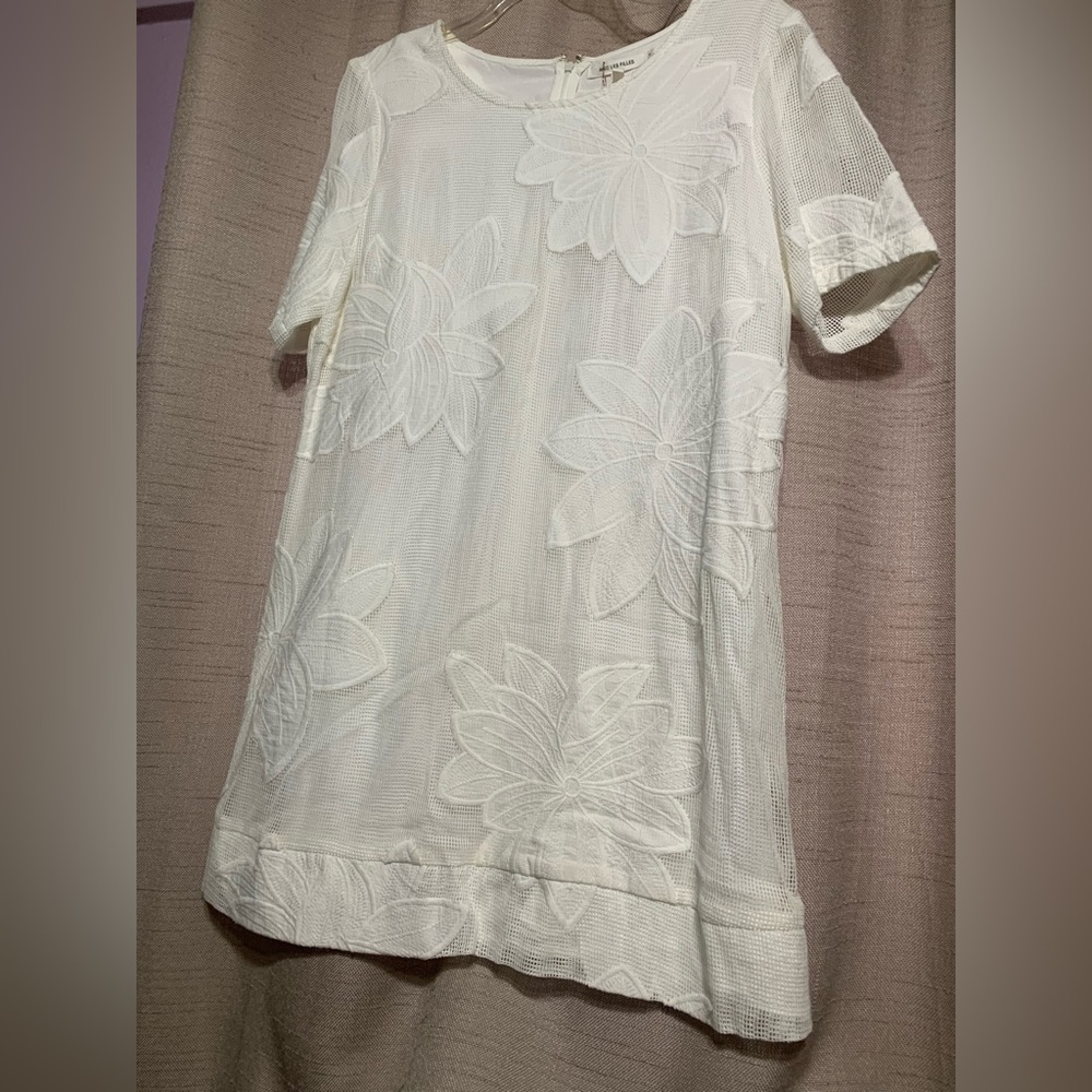 Avec Les Filles Large White Embroidered Flower Pattern